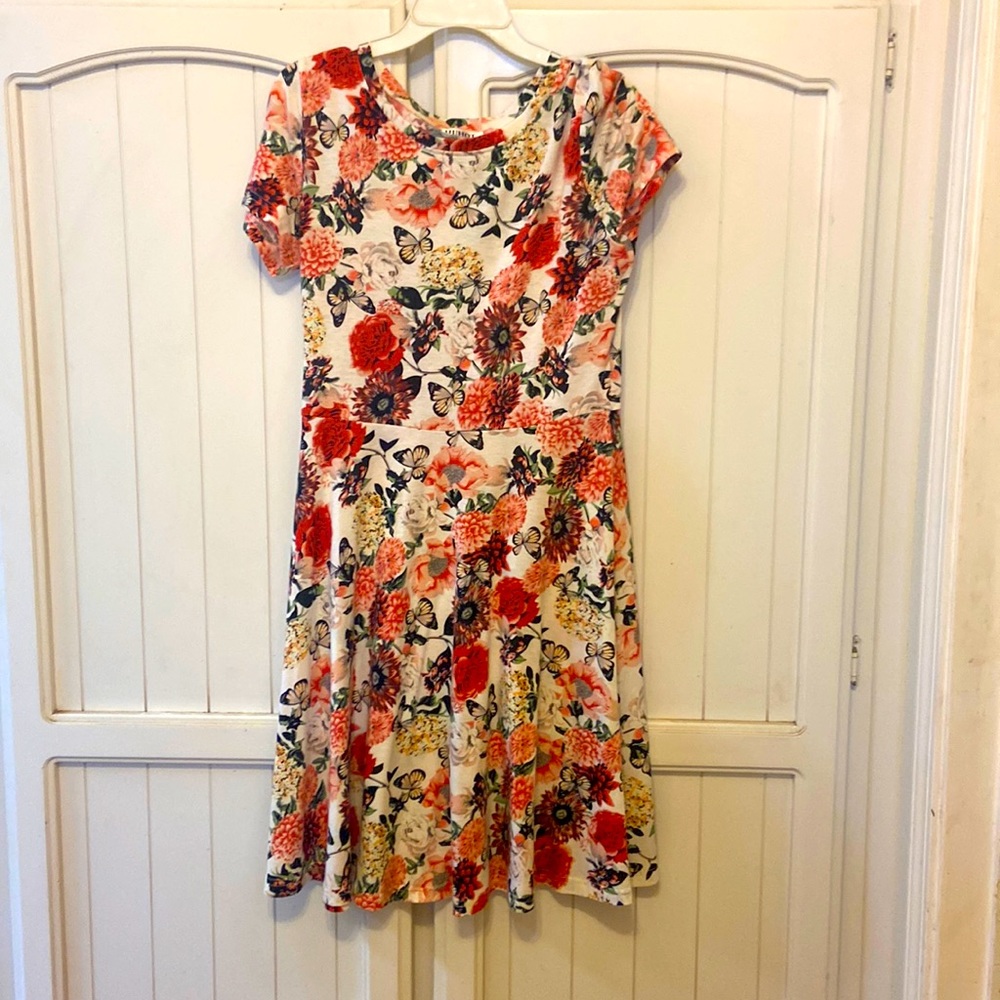 Short sleeve floral dress